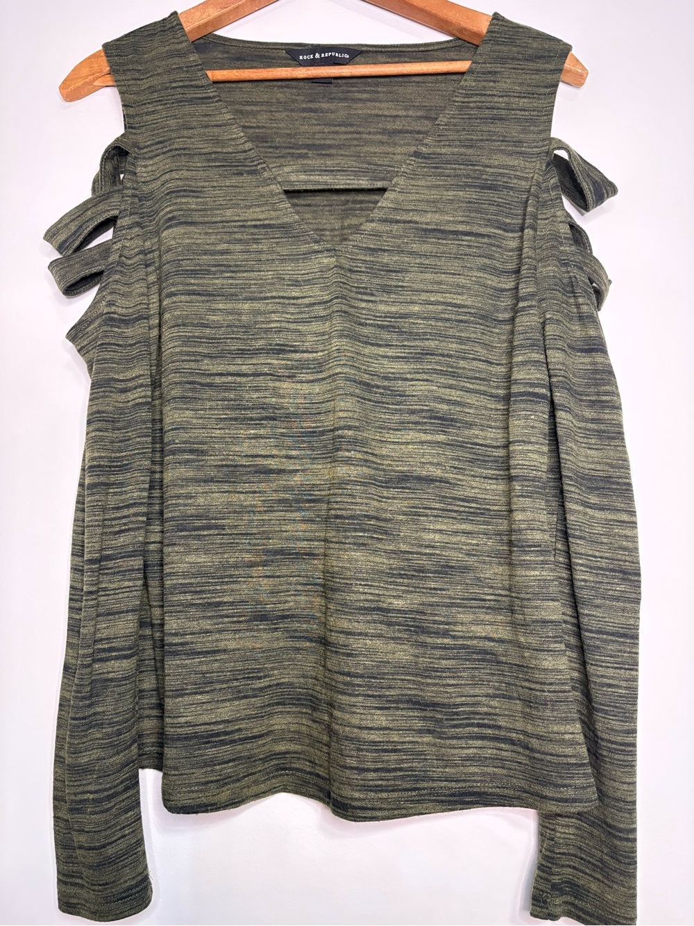 Rock & Republic Olive Marled Cold-Shoulder V-Neck Top